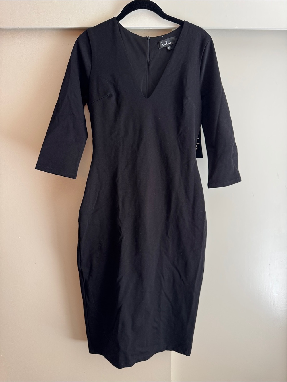 Lulu's Black V-Neck Midi Sheath Dress with Three-Quarter Sleeves
